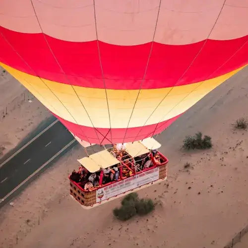 Hot air balloon experience in Dubai with falcon show
