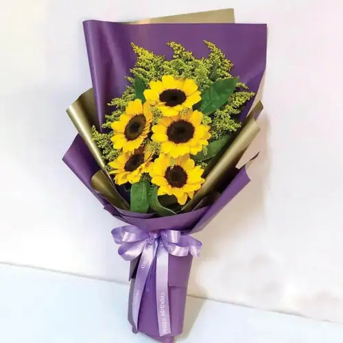 Evening Sunshine – Fresh Sunflower Bouquet with Solidaster – Flower Delivery in UAE | Giftshop.ae