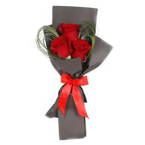 Send red roses and fudge cake combo with same-day flowers & cake delivery in UAE