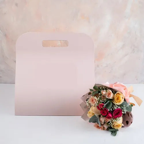 Mixed Roses Bouquet in Gift Hamper Dubai, UAE