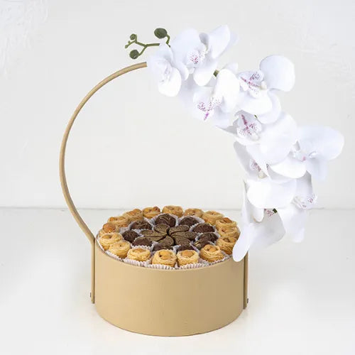 Ramadan Hamper with Esch Cashew and Chocolates
