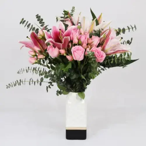 Online Sweetness Flowers in Vase in UAE – Giftshop.ae