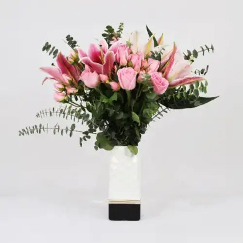 Order Sweetness Flowers in Vase Online in UAE – Giftshop.ae