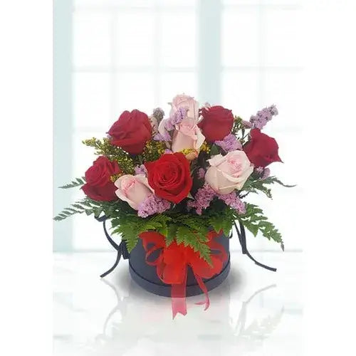  Pink and red rose bouquet in a black box (Pink & Red Rose Bouquet Dubai - giftshop.ae)