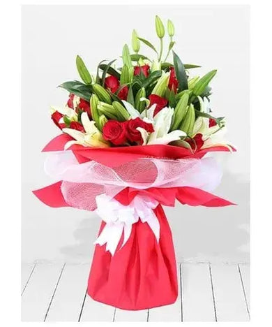 Romantic flower arrangement with lilies and roses for Dubai delivery 