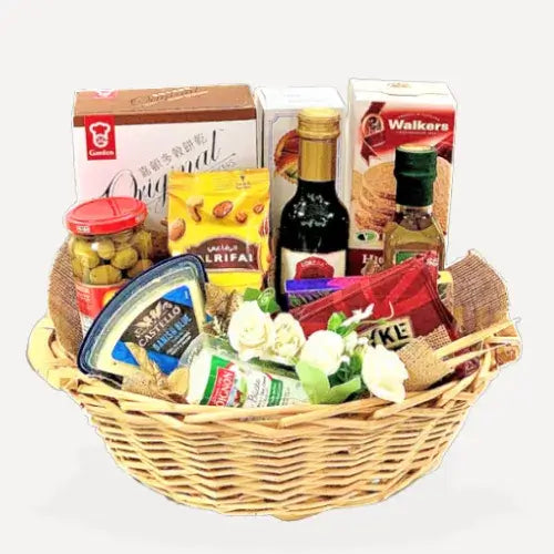 Gourmet cheese and crackers gift hamper available in UAE