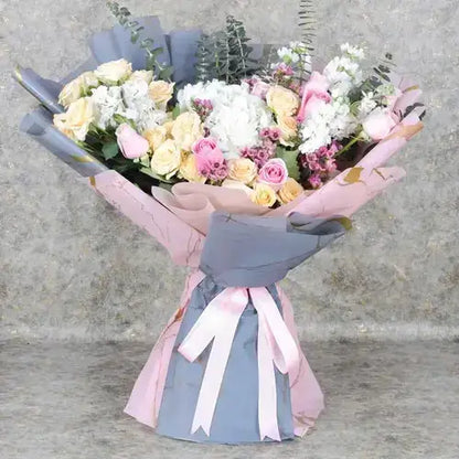 Hug 19 Flower Bouquet with Pink Roses and Hydrangea