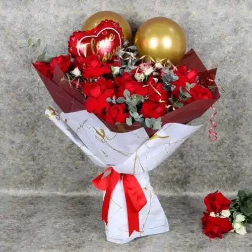 I Love You Gift Dubai UAE – Red Roses & Balloons Bouquet