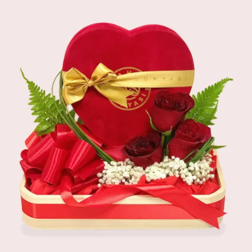 Lovers Day Gift – Crazy in Love Gift Set with Roses and Chocolates