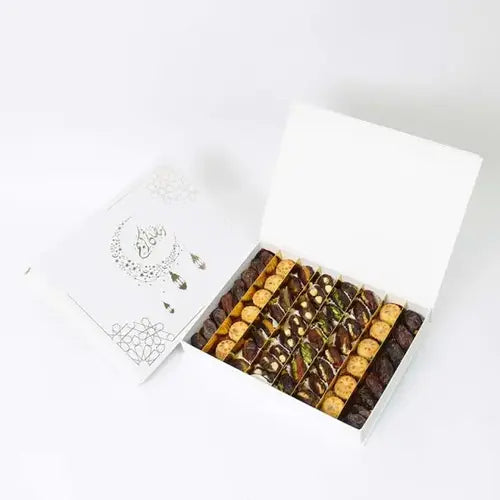 Premium Ramadan Gift Box with Stuffed Dates and Maamoul – UAE