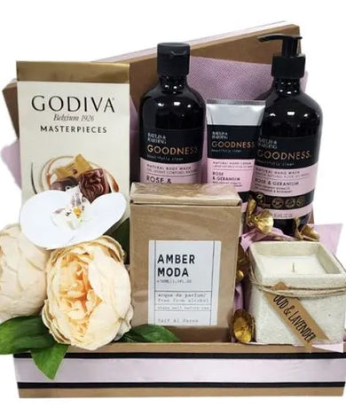 Luxury rose-scented gift hamper with bath essentials, perfume & chocolates. Dubai delivery.
