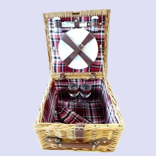 Winslow Picnic Basket for Two – Gifts for Couples in Dubai, UAE